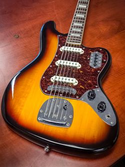 Bass VI Guitar 3 tone Sunburst electric Squier Squire Classic Vibe by Fender