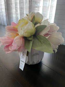 NEW FLORAL ARRANGEMENT $20