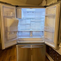 French Door Refrigerator With Family Hub