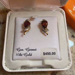 10k Gold Garnet & Diamond Accent Teardrop Earrings (Price Negotiable)