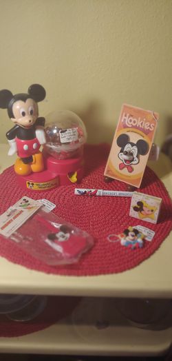 MICKEY MOUSE COLLECTIBLES LOT