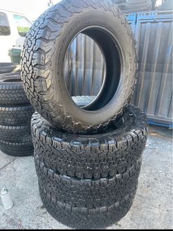 Bfgoodrich all-terrain Ko2 LT275/65R20
