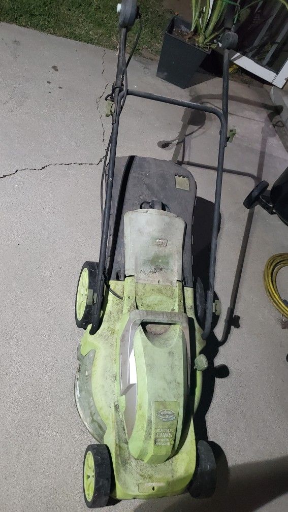 Sun Joe Electric Lawn Mower