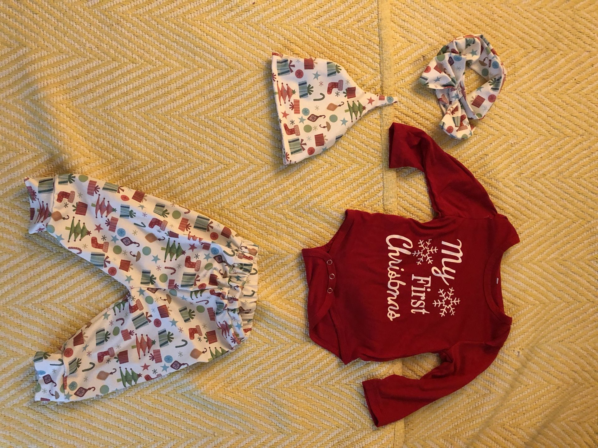 Unisex baby Christmas outfit- 18-24 Months