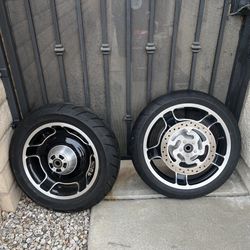 2013 Harley Davidson (Dunlop) Street glide