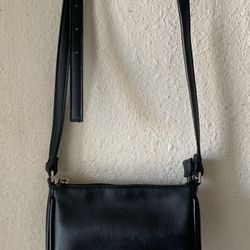 Black small shoulder bag