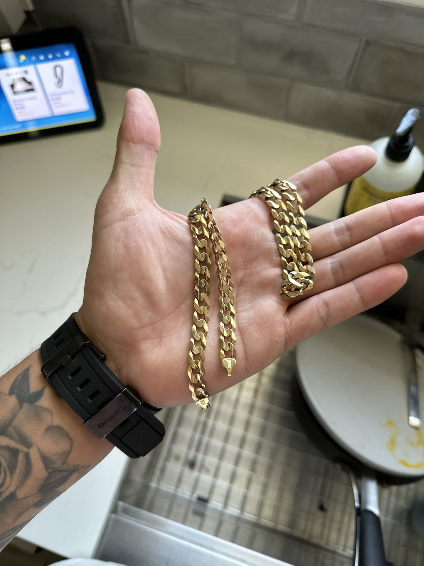 10K Gold Chain 22”
