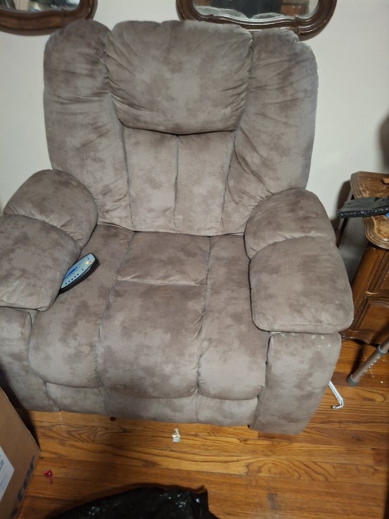RECLINER ELECTRIC WITH REMOTE $300 OBO