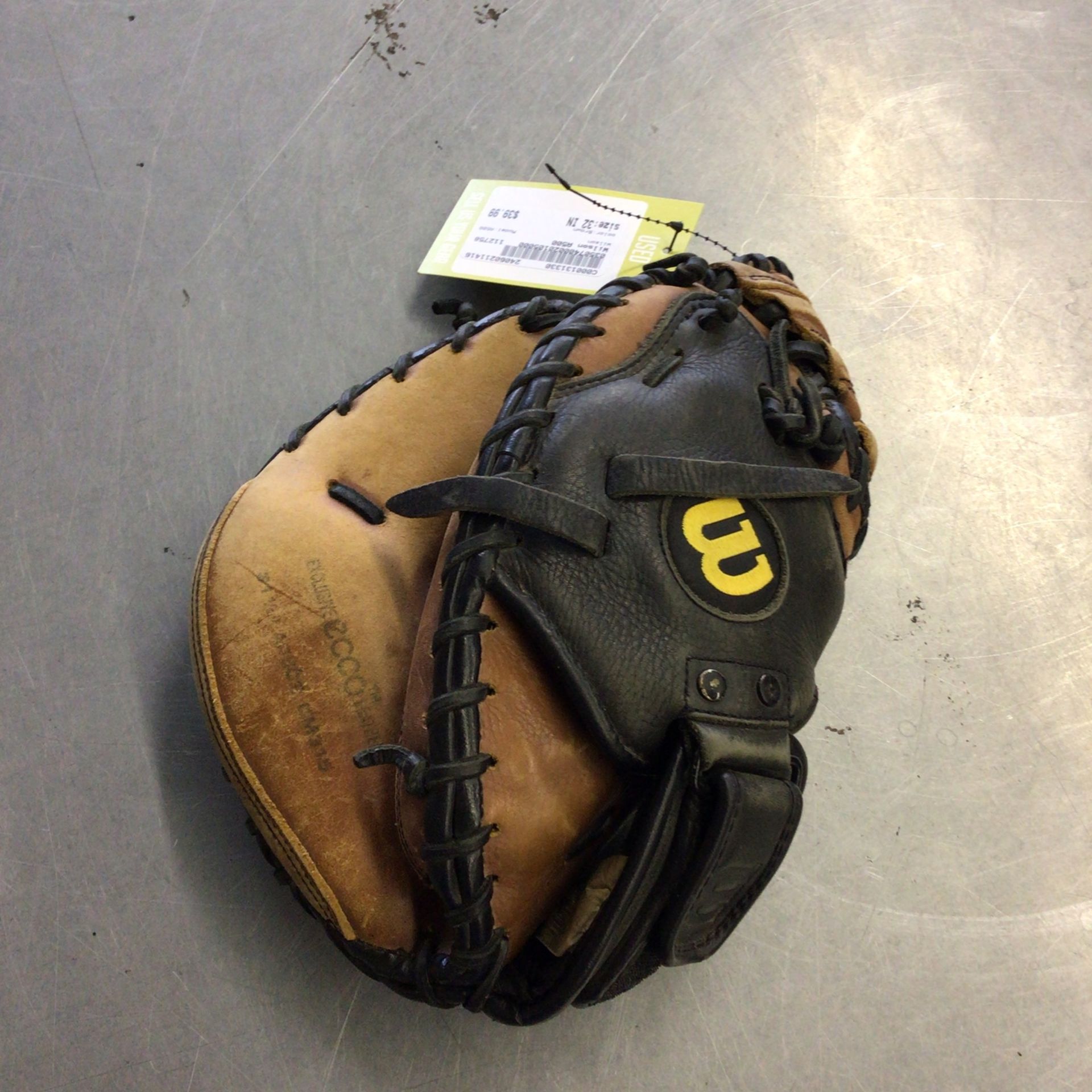 Wilson A500 Catchers Glove Left Hand Thrower