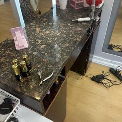 Nail Table 