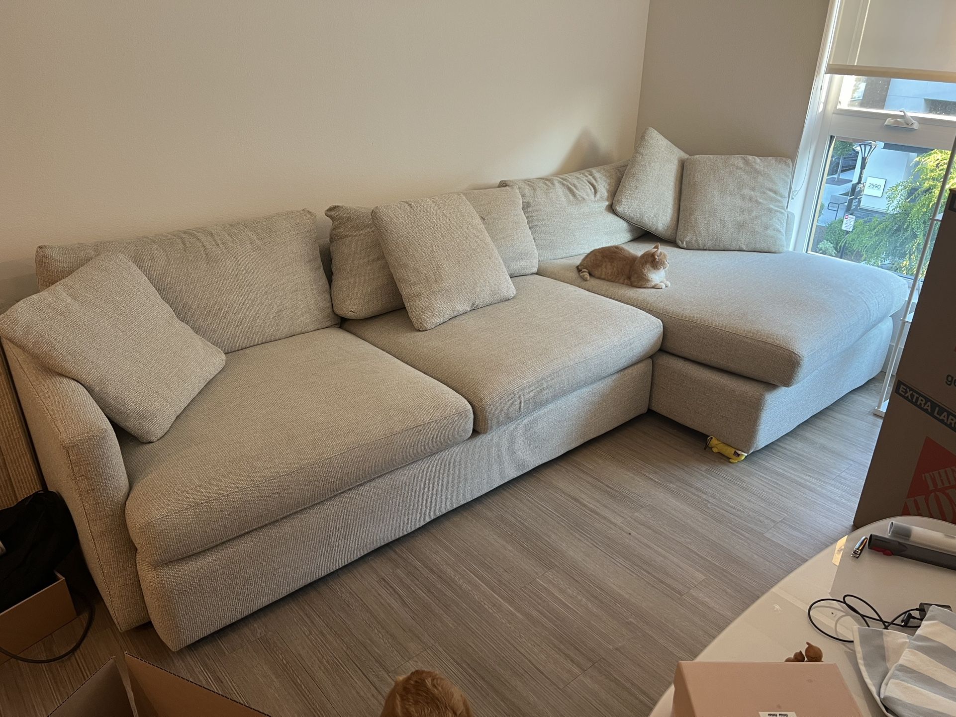 Crate & Barrel Lounge 2-piece Sectional Sofa With Chaise