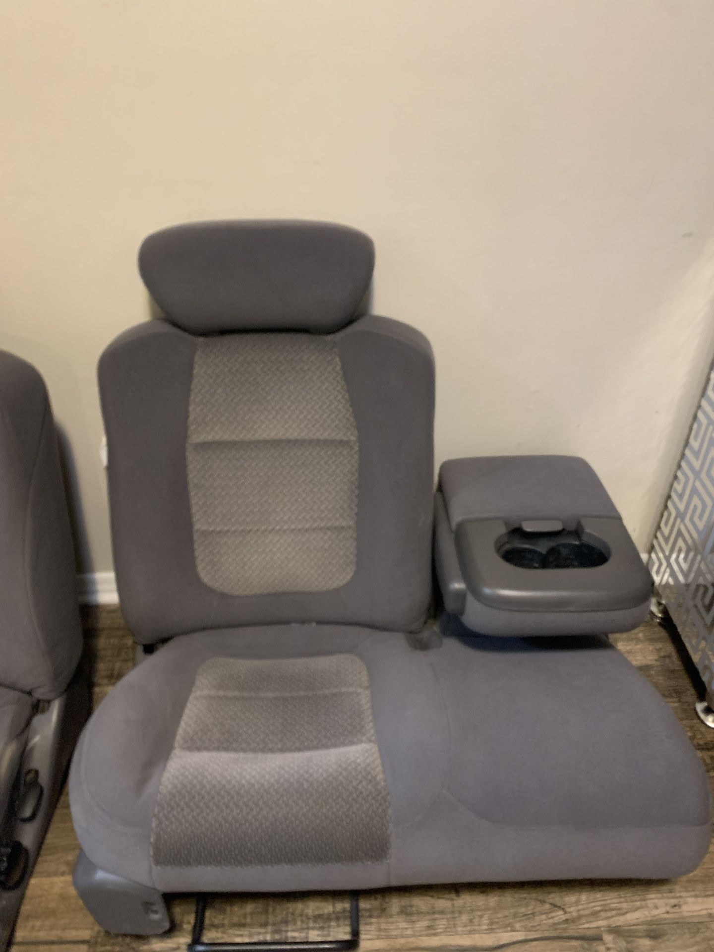 Front seats f150 2004