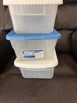 Clear plastic containers