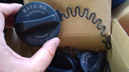 Aftermarket Universal Car Truck Fuel Gas Cap with Tether - Tighten to [KO6610]