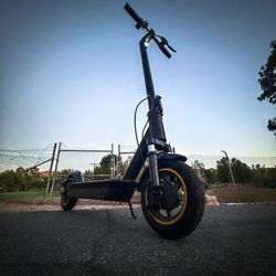Electric scooter
