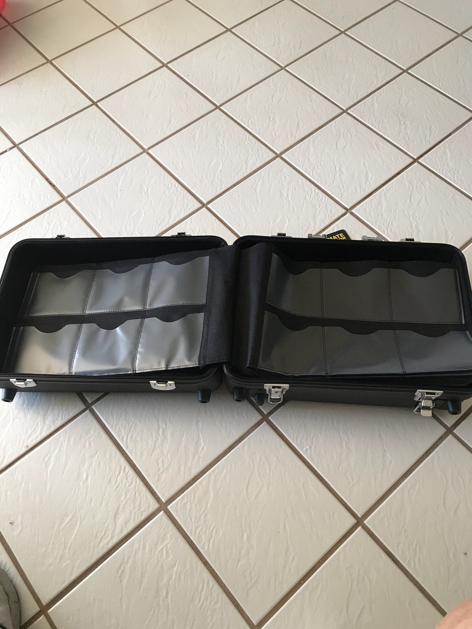 Slappa Accessories 600 Series Hard Body CD Case with Retractable Pull Handle and Wheels; Holds up to 600 Discs (SL-60001) Black   