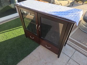 Cabinet / tv stand