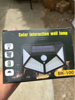 100 LED Outdoor Solar Wall Light - Brand New