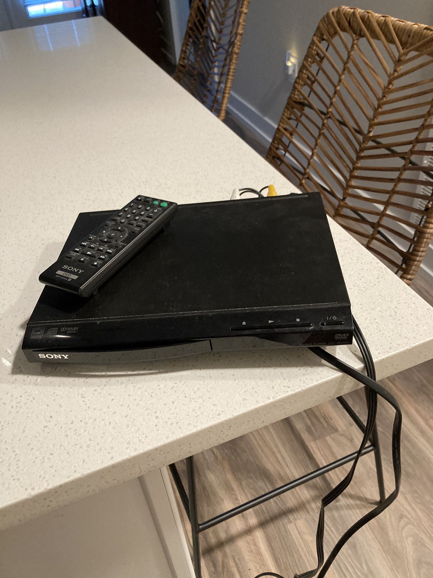 Sony Dvp-sr210P dvd player with remote