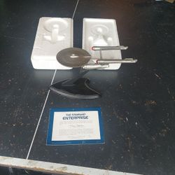 Franklin Mint 1988 Starship Enterprise 