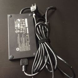 HP 200W laptop charger