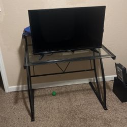 Toshiba Tv And Desk 
