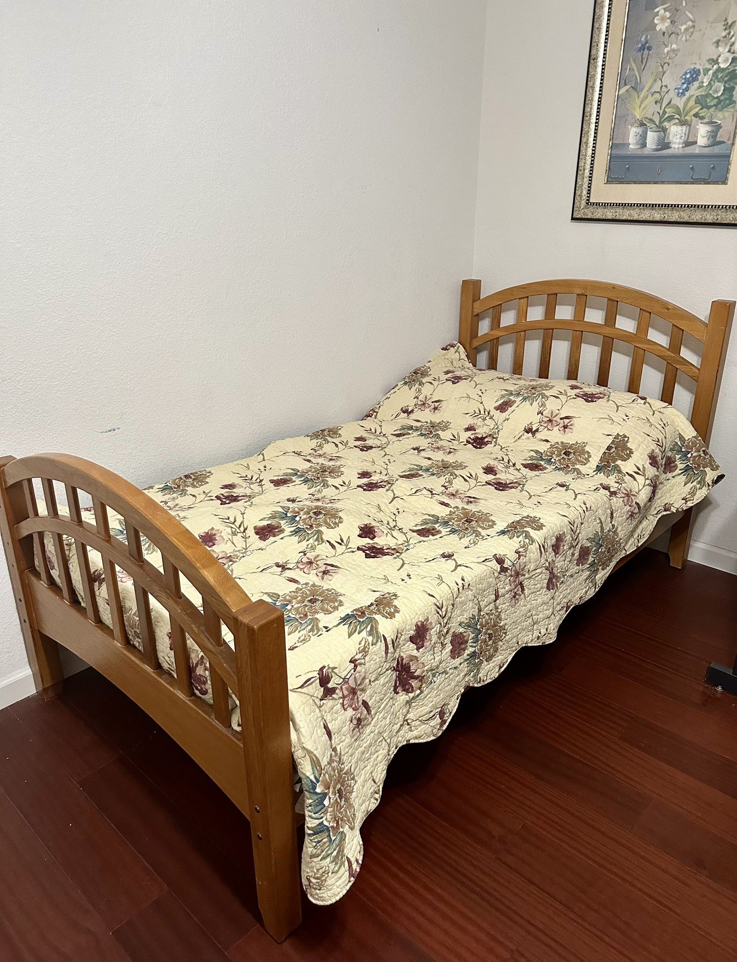 ~~~ Twin Size Bed Frame Set – Solid Wood, Can Convert to Bunk Bed with Ladder & Protectors!~~