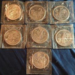 1988 Vintage Collectible Flintstone Cereal Dinosaur plastic Tokens.