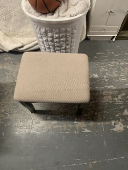 Make Up Stool