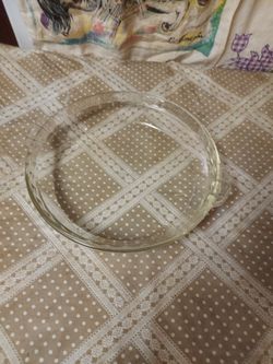 Vintage PYREX Pie Dish With Scalloped Rim 