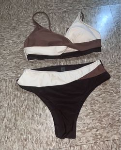 *NEVER WORN* Women’s Bikini