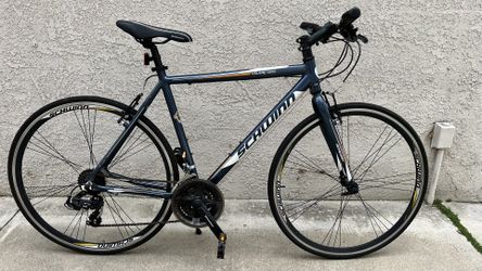 Schwinn Volare 1200 Hybrid bike for Sale in Laguna Niguel CA