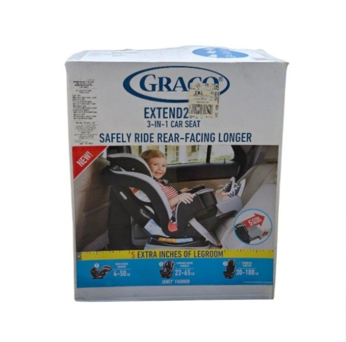 Like New, Graco Extend2Fit in Car Seat