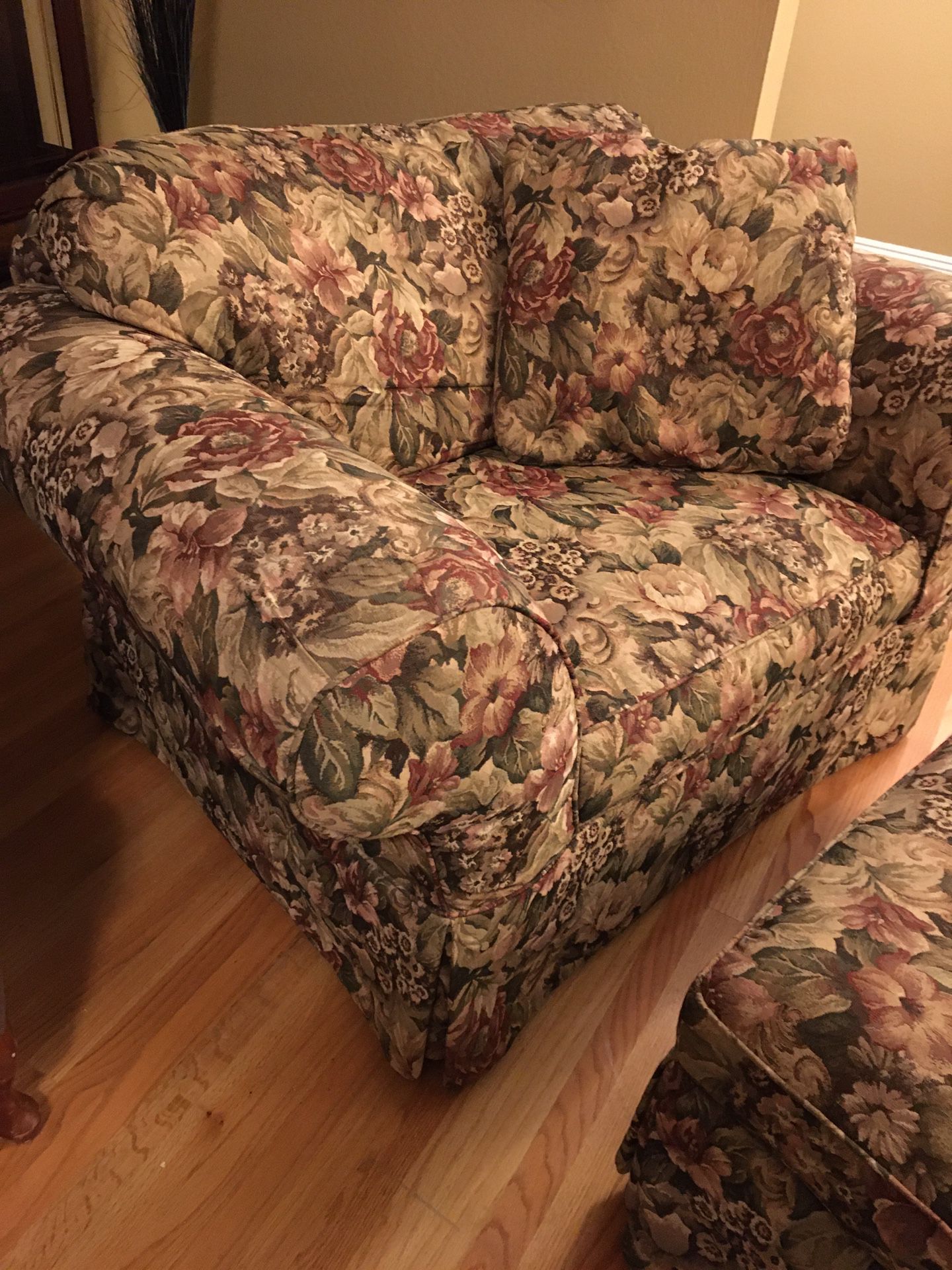 Chair And A Half With Rolling Ottoman 