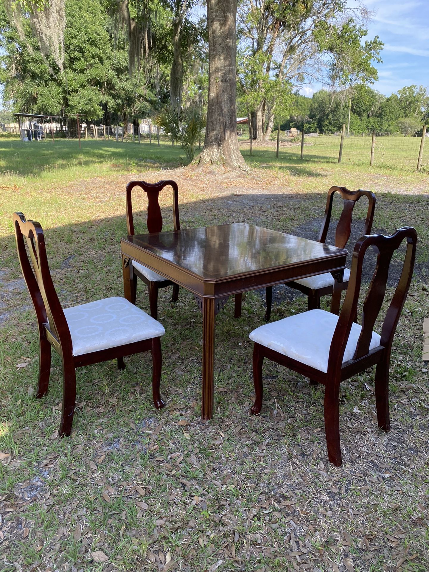 Lane Kitchen table with 4 Chairs (original finish) 38” X 38” X29” Tall