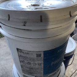 5 Gallon Of Kelly  Moore Paint