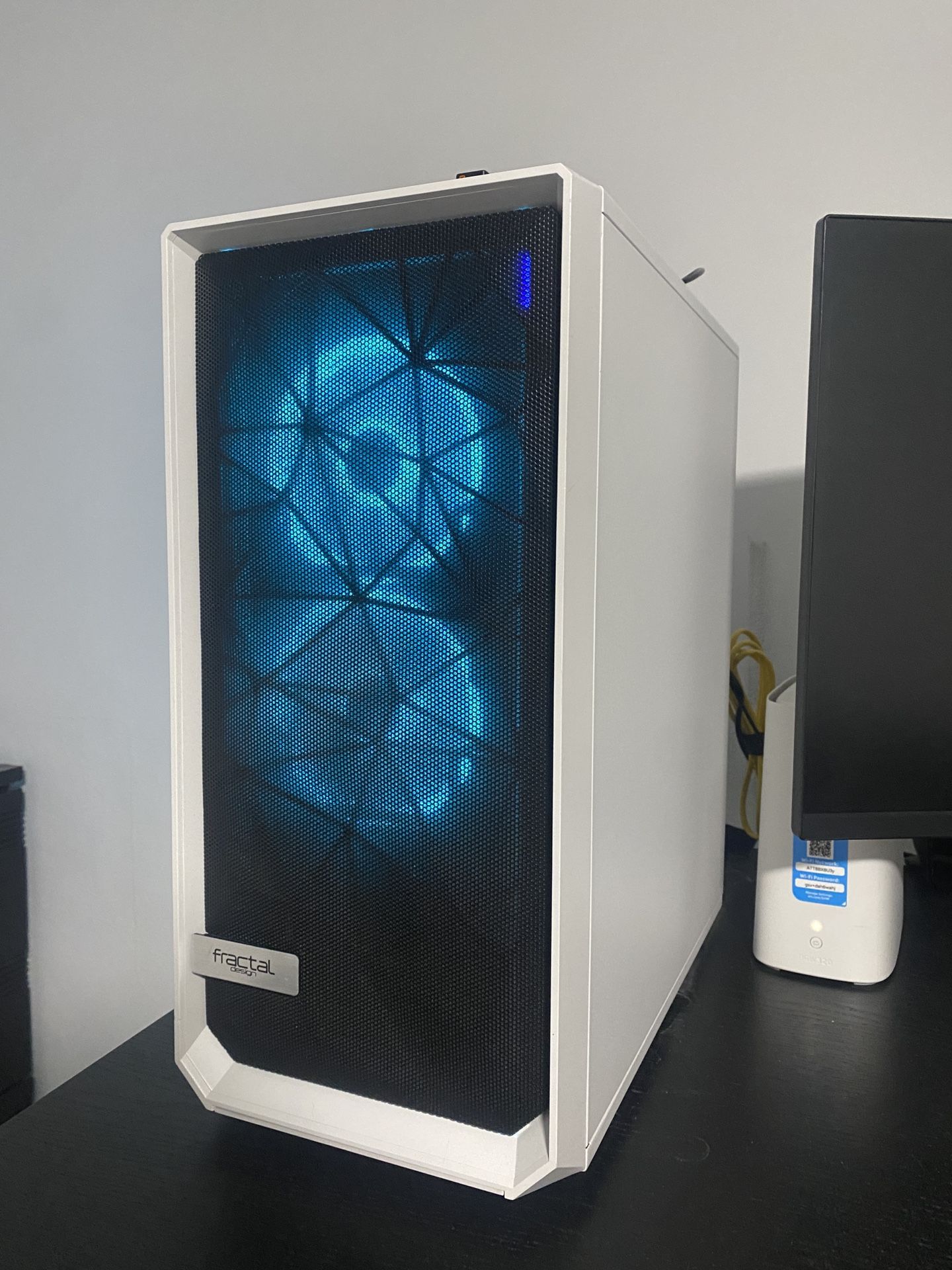 Gaming PC + 27in Monitor