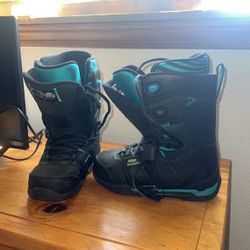 Women’s Snowboarding Boots Size 8.5