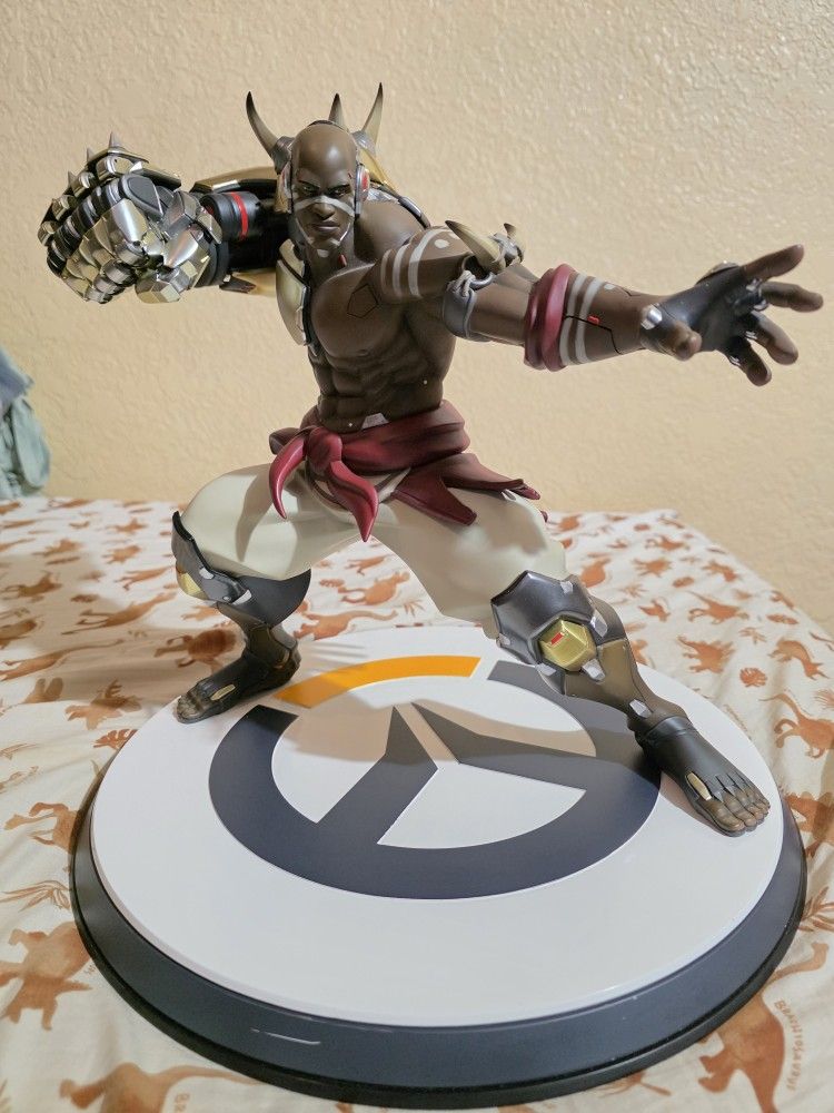 DOOMFIST STAUE, FROM OVERWATCH 