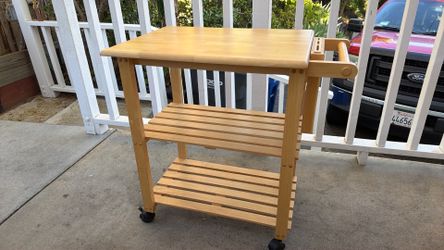 32 x 20x32” side bar table