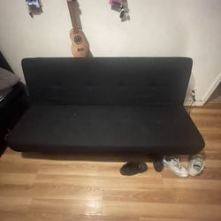 Black Futon
