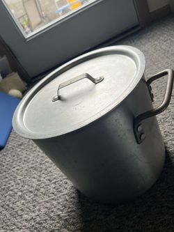 12 qt. Heavy aluminum kitchen pot