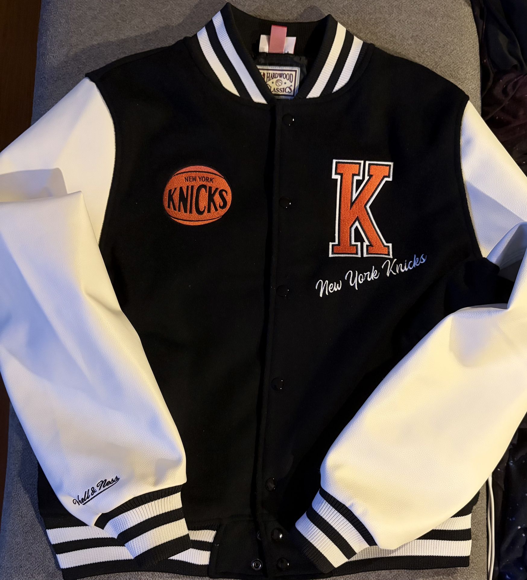 New York Knicks Mitchell And Ness Jacket Size Large 