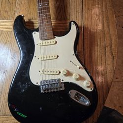Vintage 94 Squire Stratocaster "Bullet"