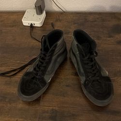 Women’s work vans hightops nonslip size 7.5