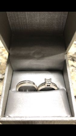 Wedding ring and band set