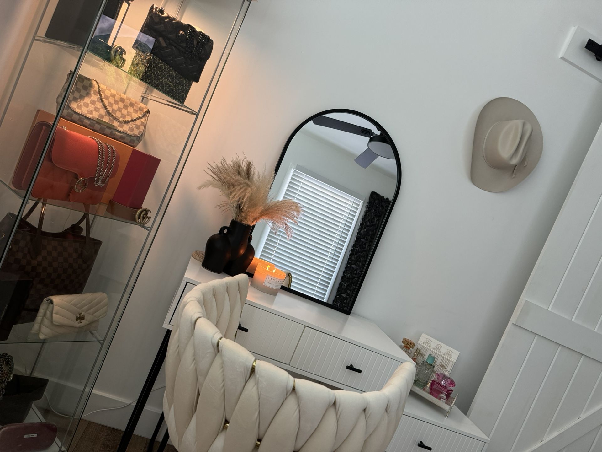 Vanity With Mirror FOR SALE !!!!