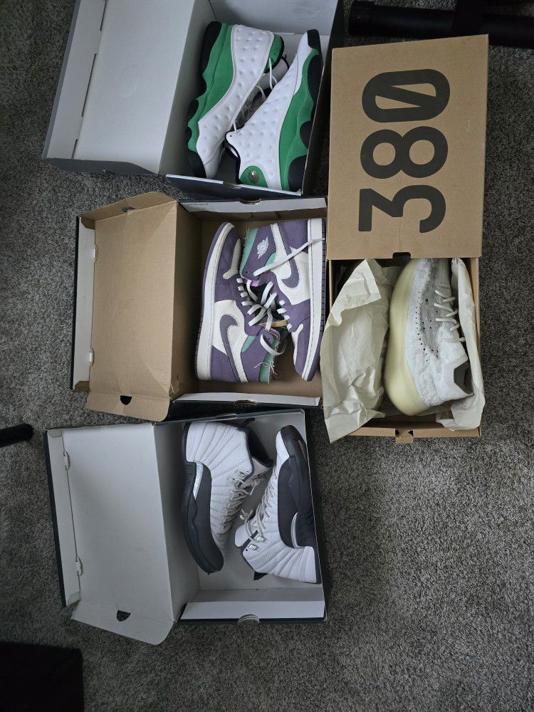 4 Pairs Of Collectible SNEAKERS