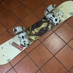 4’ 8” SNOWBOARD FOR THE SNOW !give me your best offer !
