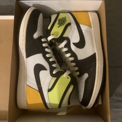 Jordan Retro 1 Volt